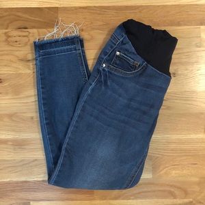 Jessica’s Simpson Maternity raw edge skinny jeans